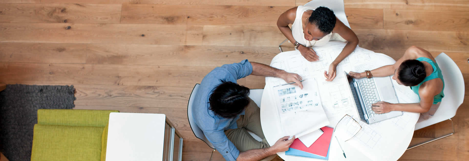 qodef-fullwidth-slider